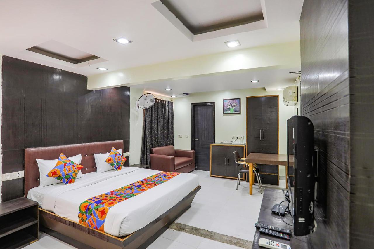 Fabhotel Trio Continental Patel Nagar 뉴델리 외부 사진
