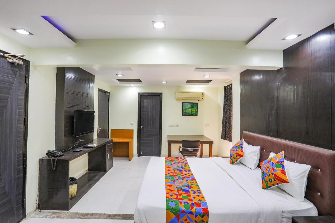 Fabhotel Trio Continental Patel Nagar 뉴델리 외부 사진
